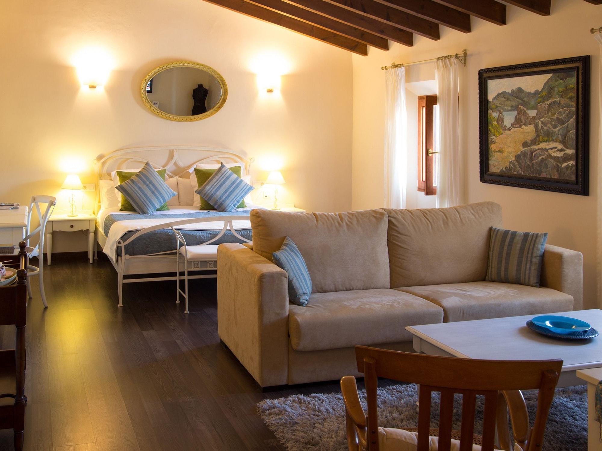 Hotel Abril 4*