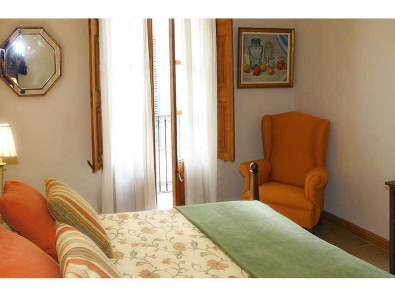 Abril Hotel 4*