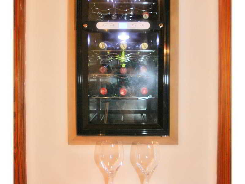 Hotel Abril 4*