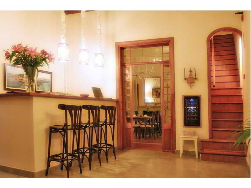 Hotel Abril 4*