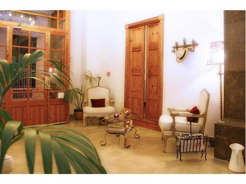 Hotel Abril